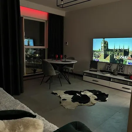 Apartment Towarowa Milionowa Dwa 39 *